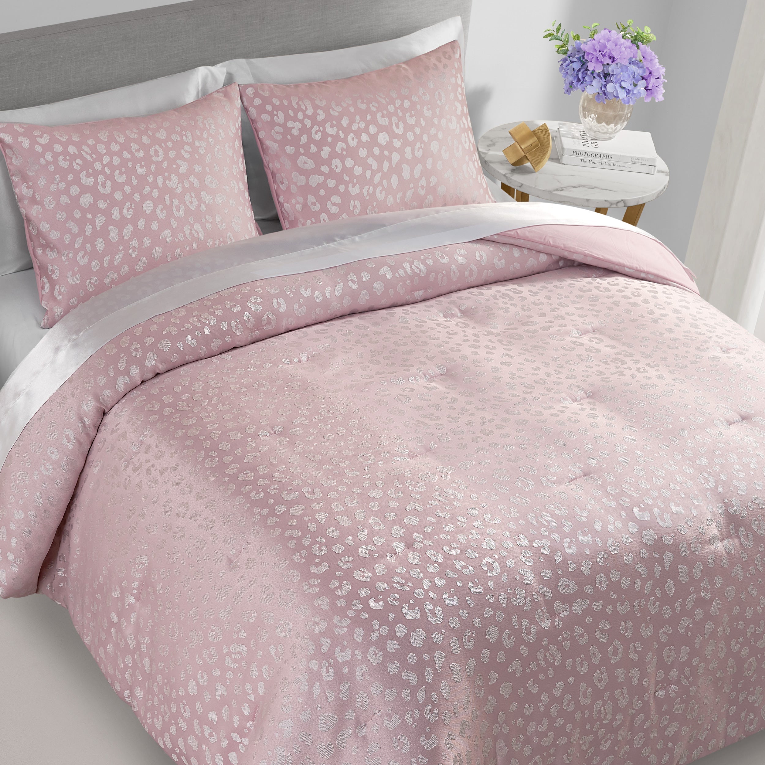 Sparkle Cheetah Jaquard Comforter Set - Image 4