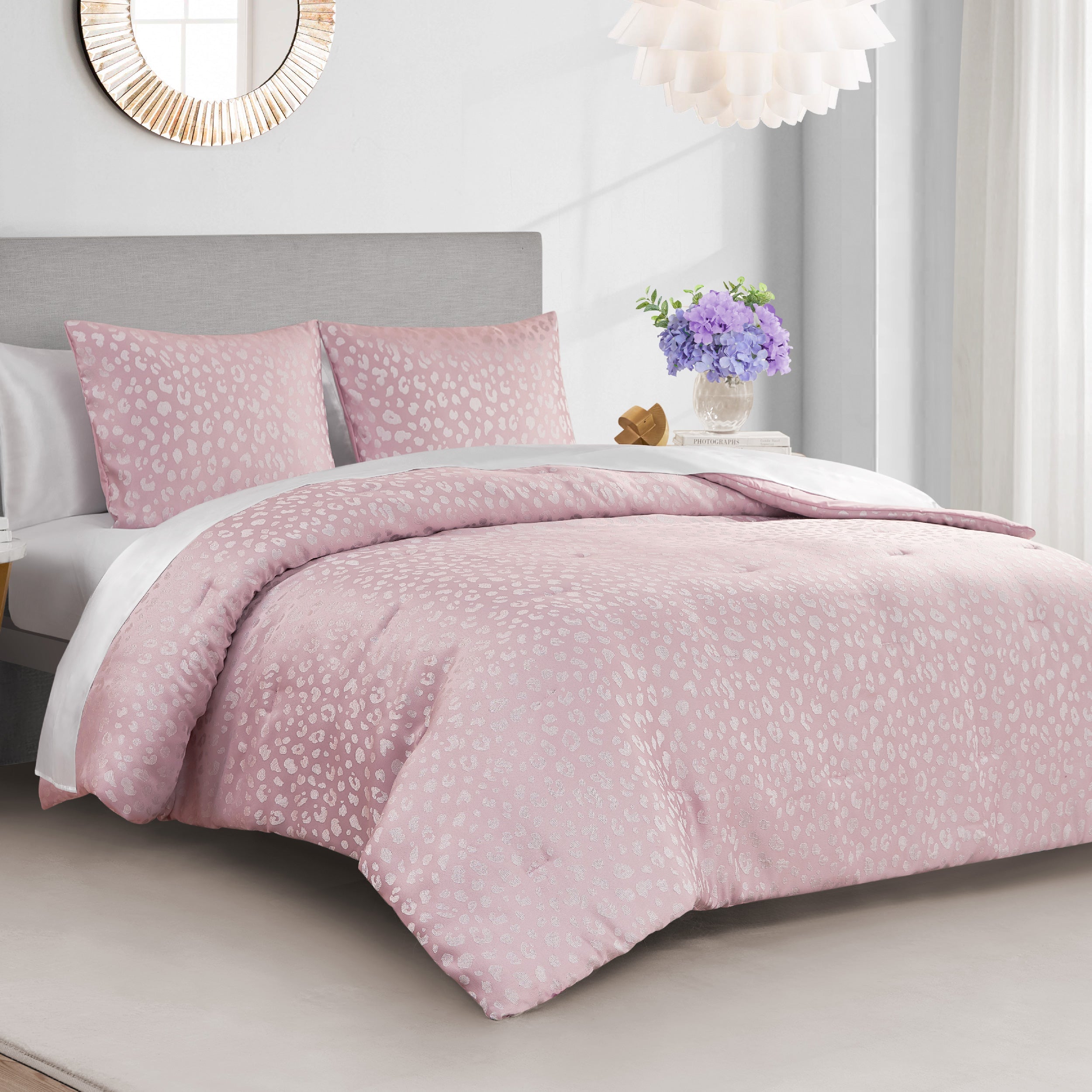 Sparkle Cheetah Jaquard Comforter Set - Image 2